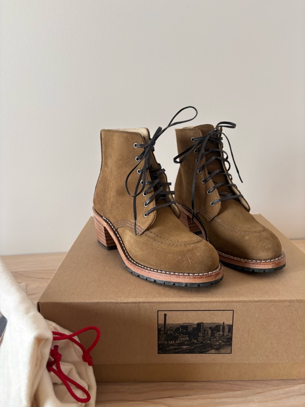 Women’s Red Wing Shoes Suede Lace-Up Ankle Boots in Olive Brown (2nd) - Picture 2 of 4